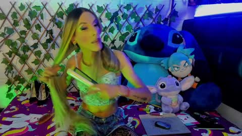 Maddy Senz online show from December 16, 6:10 am