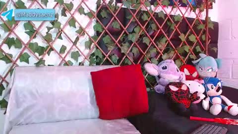 Maddy Senz online show from January 3, 8:43 am
