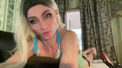 Snapshot of maridekoks chatting on February 16, 3:16 pm Mari online show from February 16, 3:16 pm