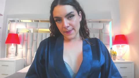 mariiahneedles online show from November 29, 11:18 pm