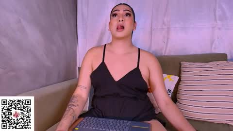 MARTINA ntmu Lets talk I promise not to bite you or yes     IG martina26l online show from October 20, 4:37 am