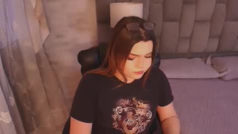 Maxine Minx online show from November 6, 10:59 am