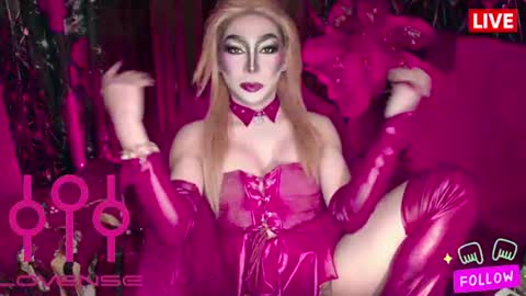 THE QUEEN ALPHA   Queen Medusa Prey online show from June 20, 10:35 pm
