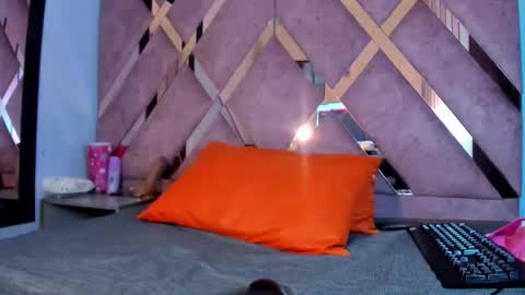 meghanqueen__ online show from February 3, 6:16 am