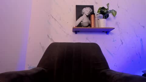 MELY  online show from March 4, 1:34 am