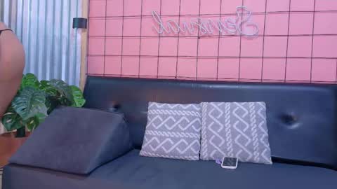 Princess Mensia online show from September 15, 1:49 pm