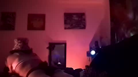 gurlnips online show from March 4, 4:06 am