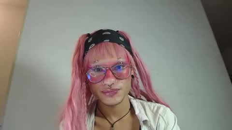 Snapshot of miancuntydoll chatting on December 3, 7:27 am MianCuntyDoll online show from December 3, 7:27 am