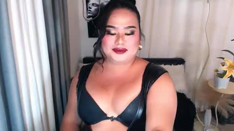 michaelagoddess online show from February 5, 9:31 pm