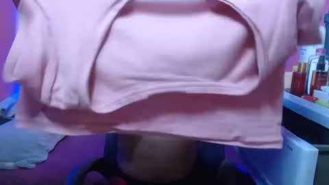 mikaella0528 online show from March 9, 9:13 am