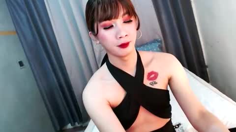 ELLA online show from November 13, 8:01 am