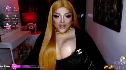 milkshakelavinia online show from December 4, 10:30 am