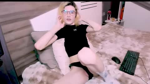 Mira online show from March 20, 9:05 pm