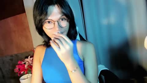 Momo online show from December 12, 6:25 am