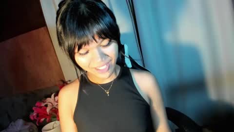 Momo online show from December 15, 7:24 am
