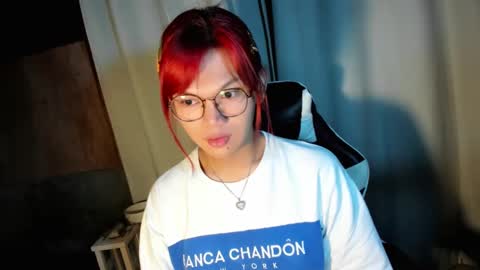 Momo online show from February 8, 3:52 am