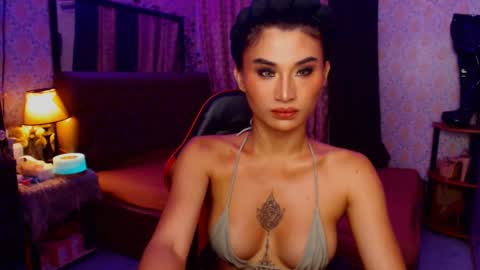 Snapshot of msasianbigcockts chatting on December 6, 12:00 pm Thea online show from December 6, 12:00 pm