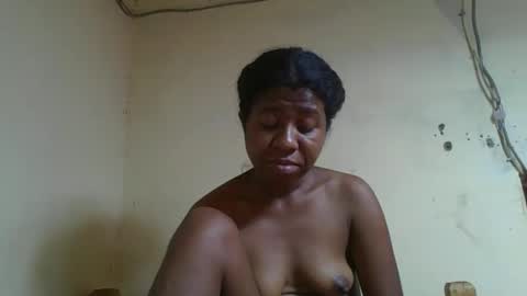 nadiasando online show from December 1, 7:27 pm