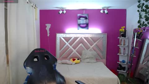 Snapshot of nayleah chatting on February 26, 2:04 am nayleah online show from February 26, 2:04 am