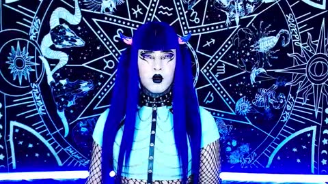 caroline online show from December 5, 2:05 am