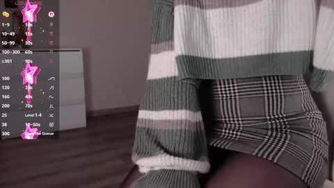 noelleneptune online show from March 1, 3:56 am