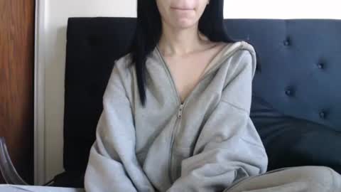 Olivia online show from November 4, 5:12 pm