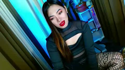 Miss OLIVIA online show from October 30, 6:40 pm