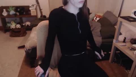 caracal online show from February 12, 4:12 am