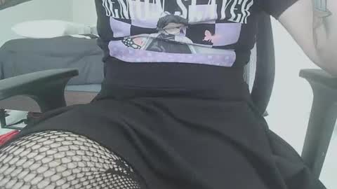 Mia online show from October 22, 5:59 pm