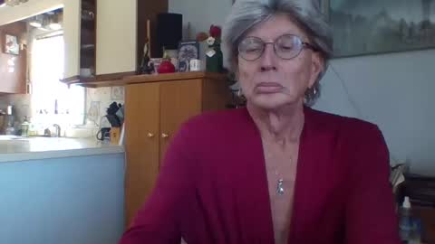 Snapshot of phillipa1023 chatting on January 27, 5:04 pm phillipa online show from January 27, 5:04 pm