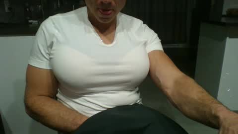 philouuuuu online show from February 19, 2:41 am