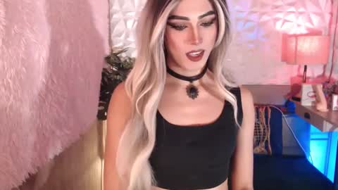 pixydominatrixx online show from December 15, 6:37 pm