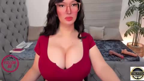 Snapshot of playfullmaria chatting on November 1, 7:39 am Maria online show from November 1, 7:39 am