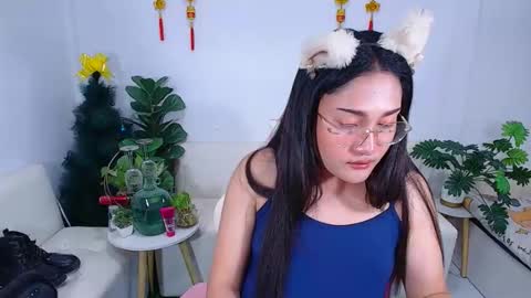 Ploysai online show from February 2, 8:02 am