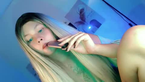 Flor online show from November 5, 12:21 am