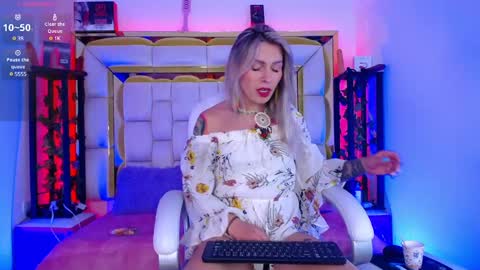 Snapshot of princess_helena_ chatting on January 14, 2:40 am princess helena  online show from January 14, 2:40 am