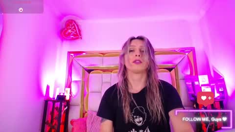 Snapshot of princess_helena_ chatting on February 19, 3:28 am princess helena  online show from February 19, 3:28 am