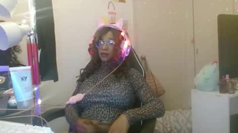 PrincessJ333 online show from December 2, 5:54 am