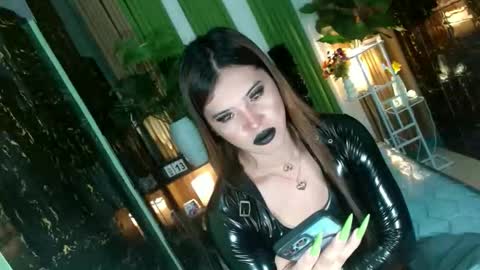 Kendal  online here from 6am-3pm philippine time online show from November 14, 2:08 am