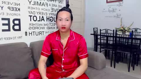 QUEEN online show from February 25, 7:02 am