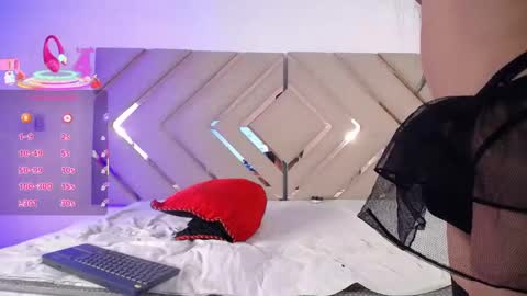 Snapshot of raven_foxter1 chatting on March 8, 8:35 pm RAVEN FOXTER online show from March 8, 8:35 pm