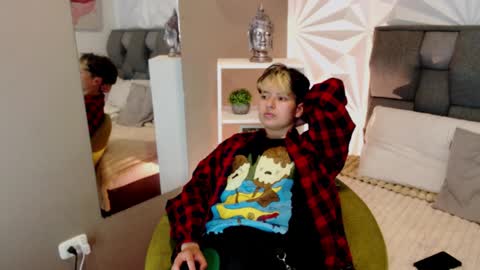 redhood_1_ online show from April 2, 4:21 am