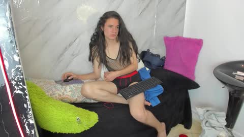 rhiannacoral online show from December 21, 12:27 am