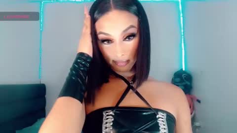 Rianna Garcia online show from November 5, 3:50 am