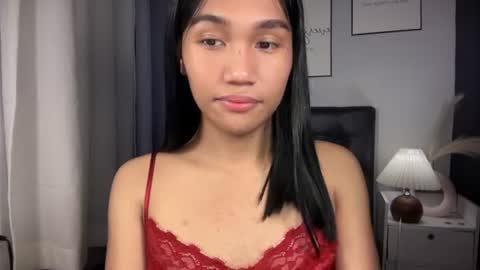 roxiethogersen online show from July 31, 12:38 pm