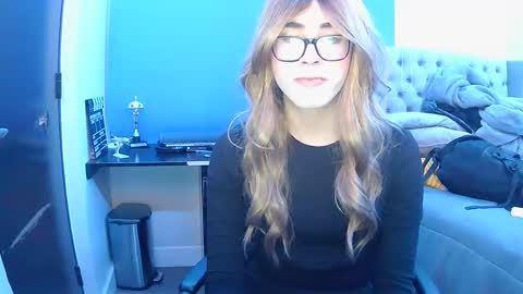 sallyyy22211 online show from September 16, 8:19 am