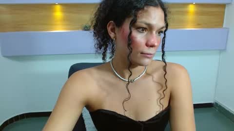 Scarlet Dream online show from March 4, 8:05 pm