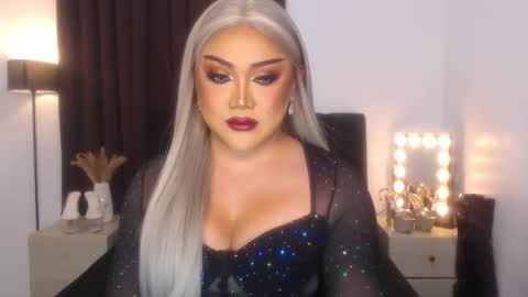 Natalie Mefford online show from February 19, 7:05 pm