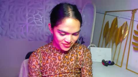 Bella online show from December 1, 4:09 pm