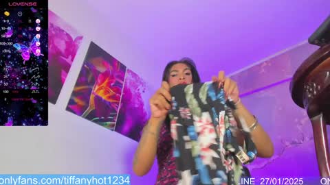 Tifanny Benitez  online show from January 27, 9:33 pm